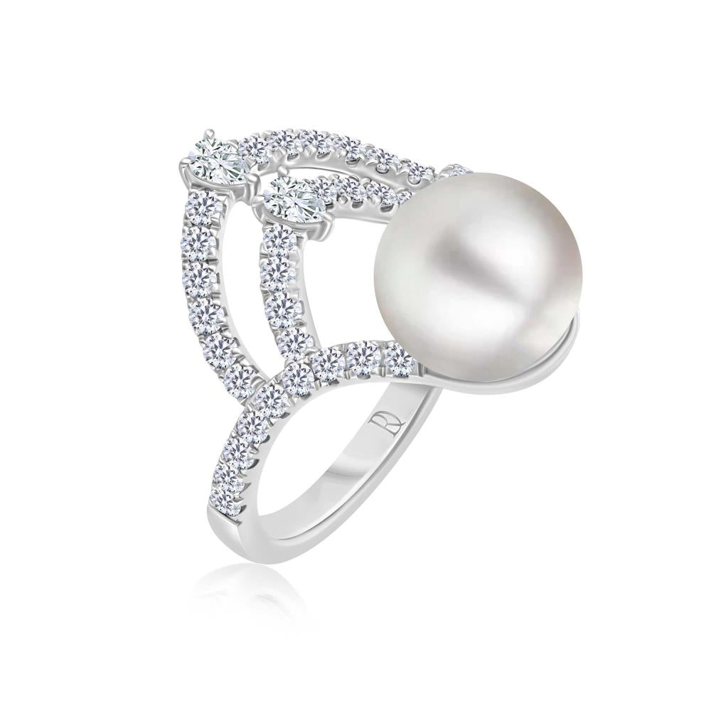 Diamond Ring with Pearl in White Gold