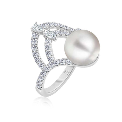 Diamond Ring with Pearl in White Gold