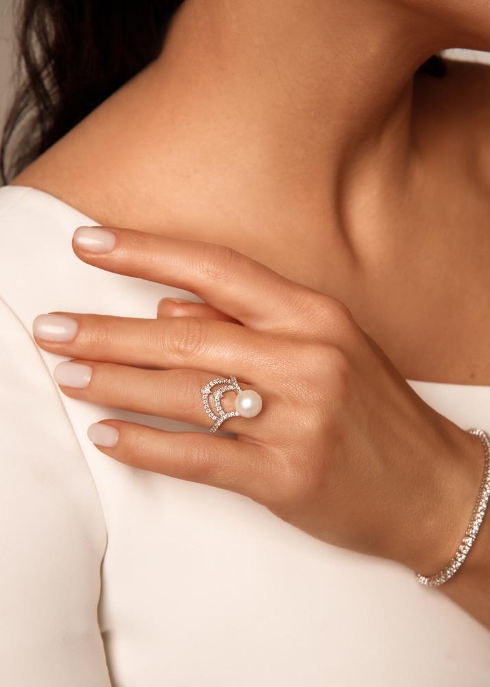 Diamond Ring with Pearl in White Gold