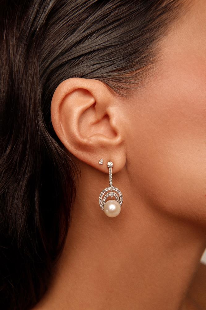 Diamond Earrings with Pearls in White Gold