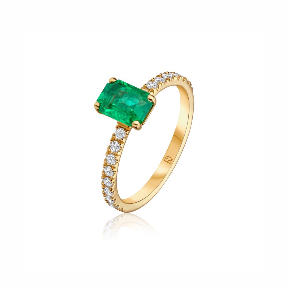 Emerald and Diamond Ring in Yellow Gold